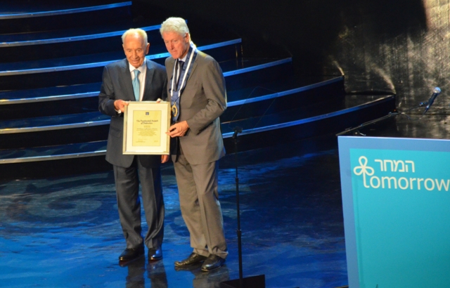 photo Shimon Peres and Bill Clinton
