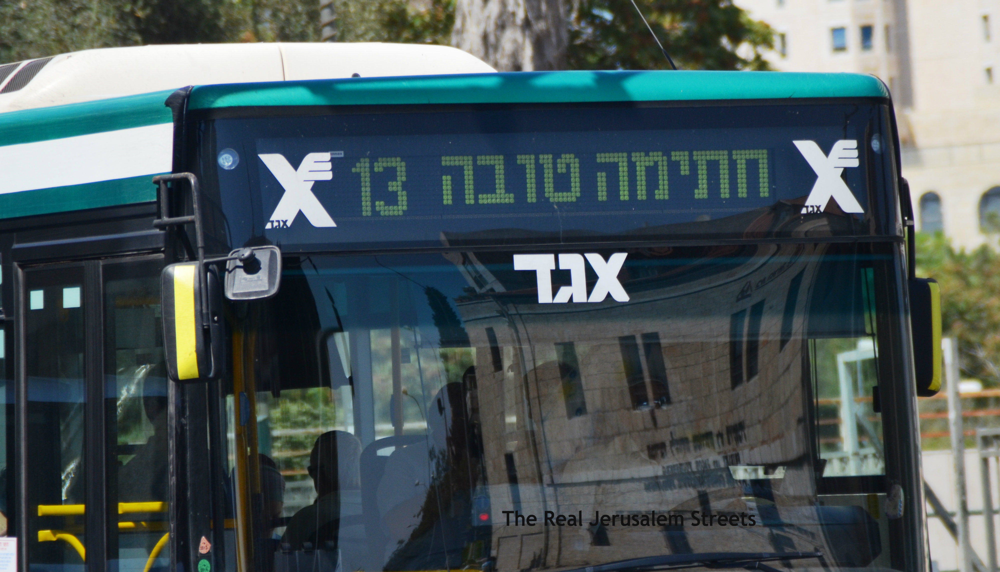 Yom Kippur photo, bus with sign for holiday