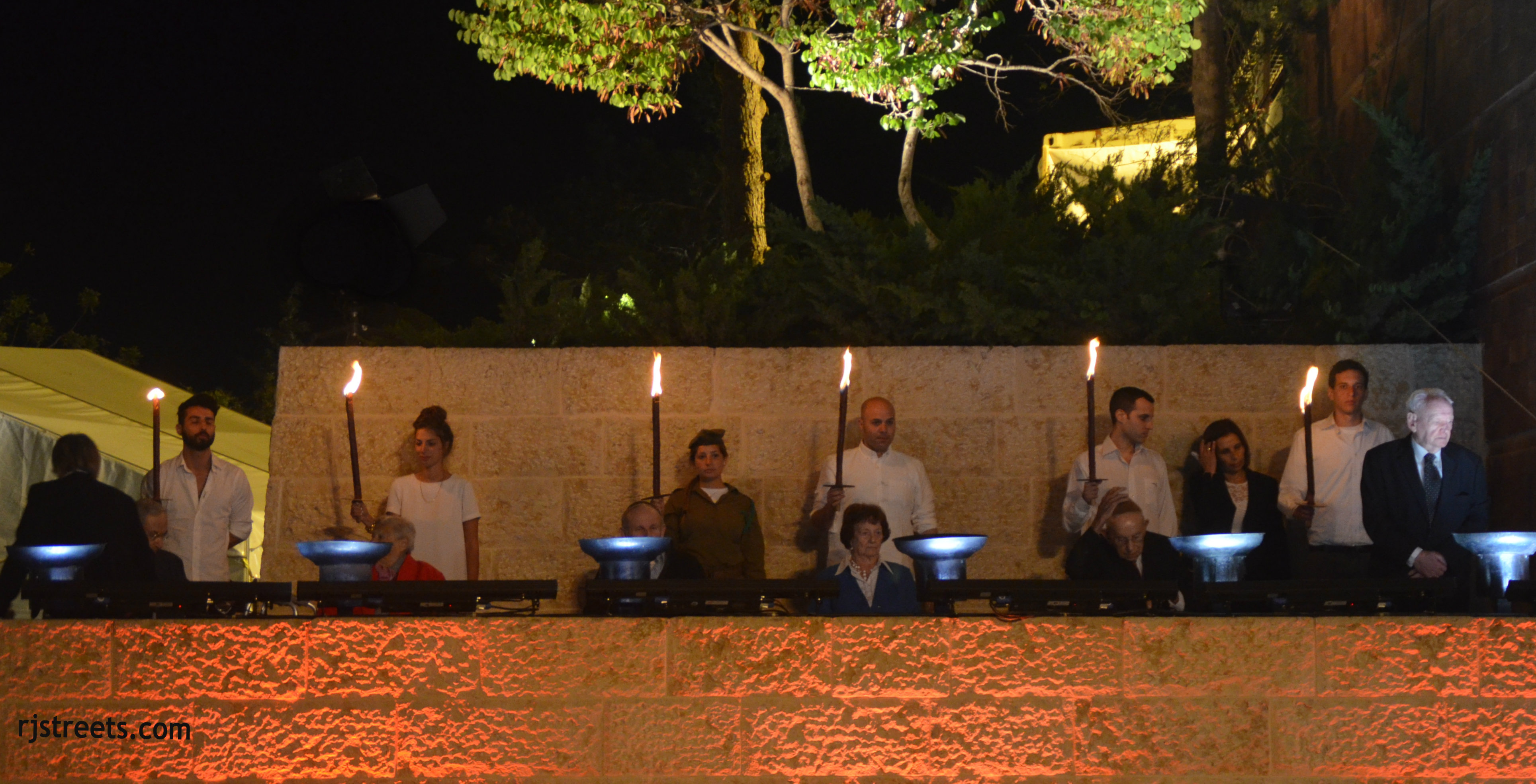 image memorial, photo Yad Vashem, picture lights