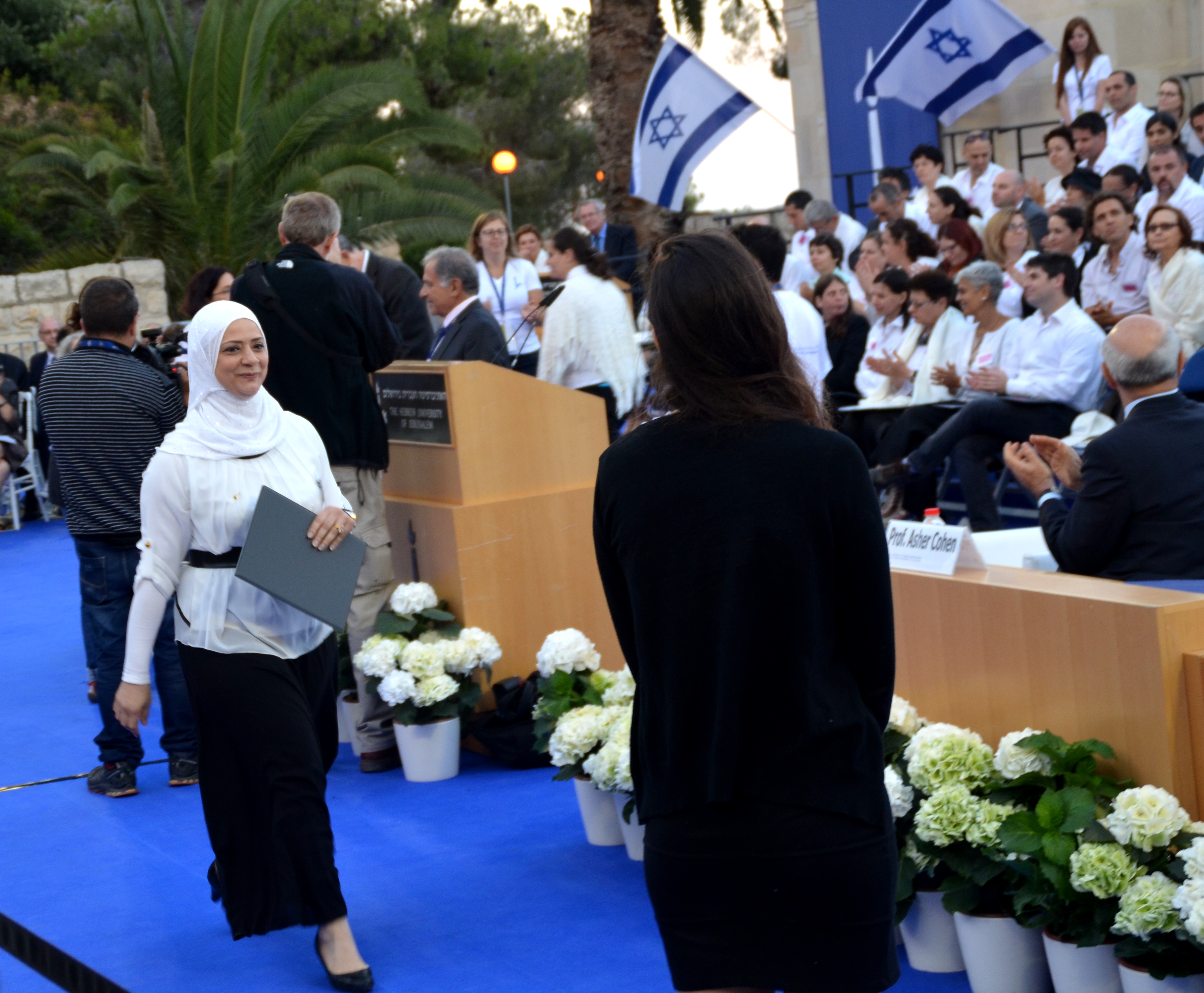 Hebrew University Arab woman gets graduate degree